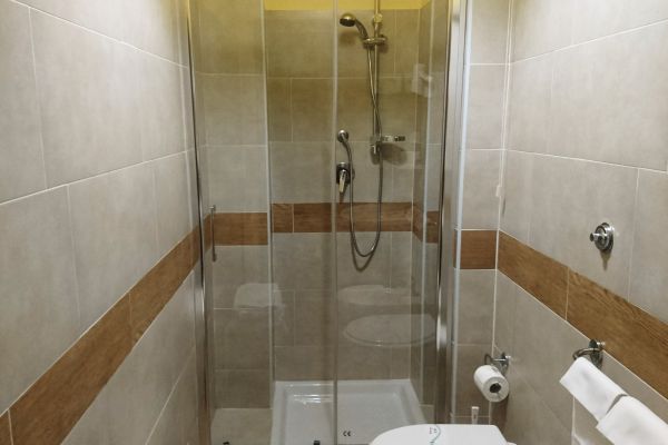 Giappone Inn Parking (Livorno)